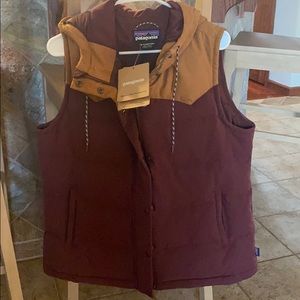 Patagonia Women’s Hooded Vest - XL